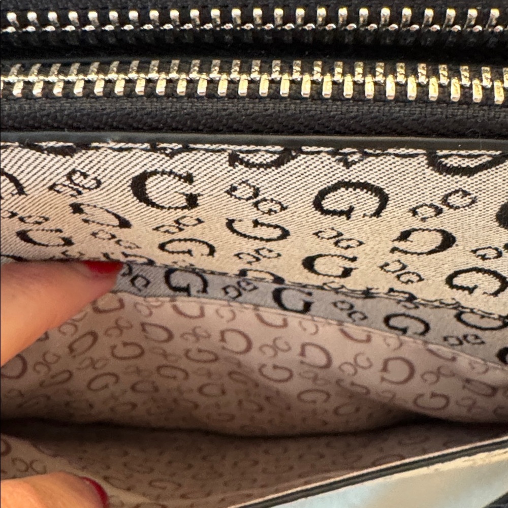 NEW! GUESS Signature Monogram Tote in Black and Gray - Picture 7 of 14